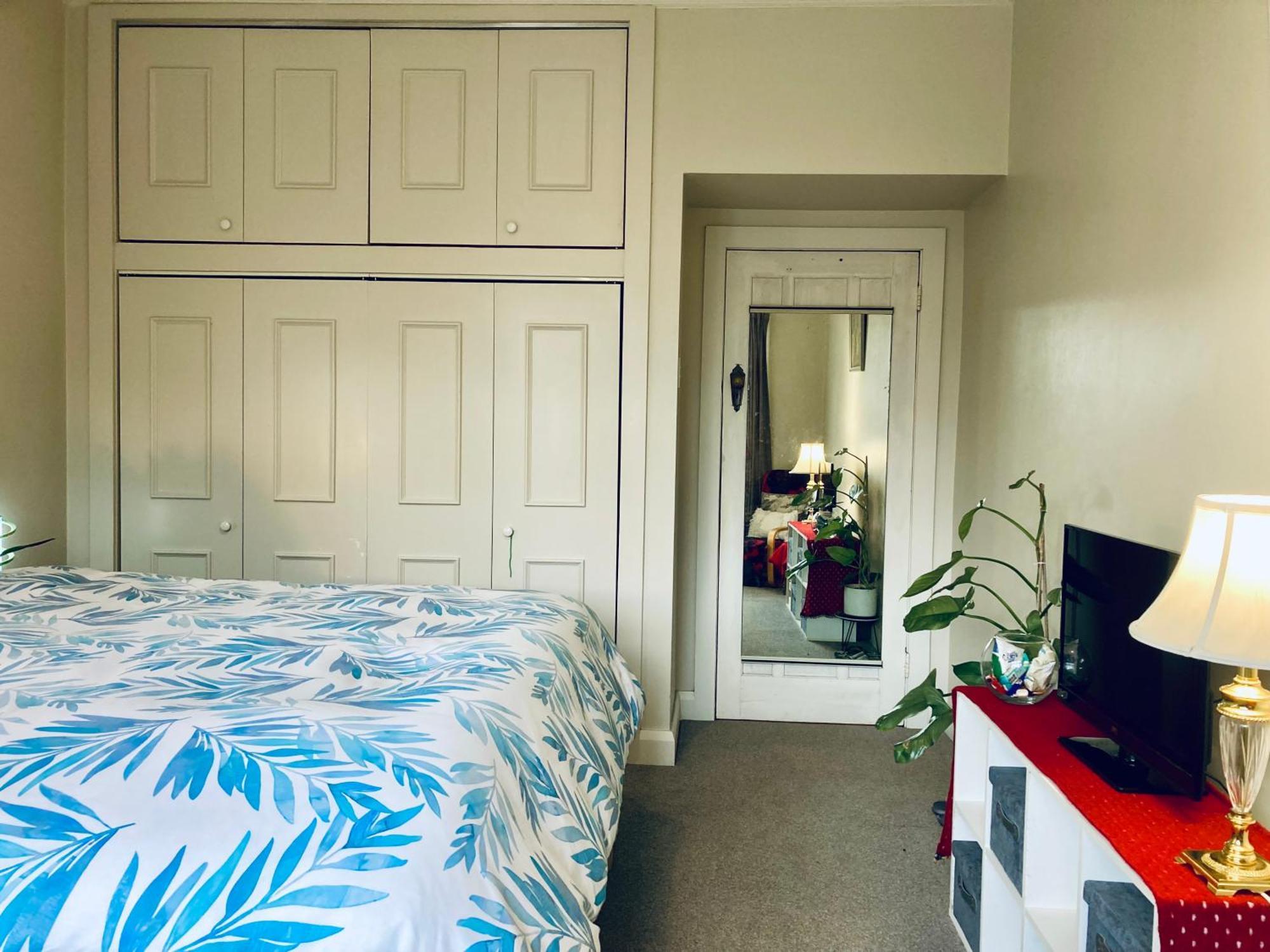 Spacious And Sunny Master Bedroom With Shared Bathrooms Auckland Kültér fotó