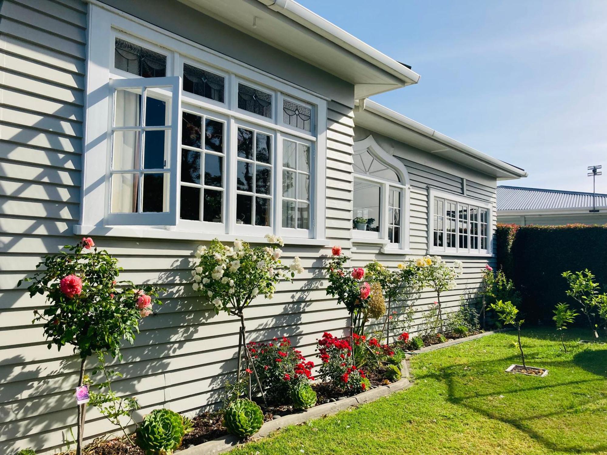 Spacious And Sunny Master Bedroom With Shared Bathrooms Auckland Kültér fotó